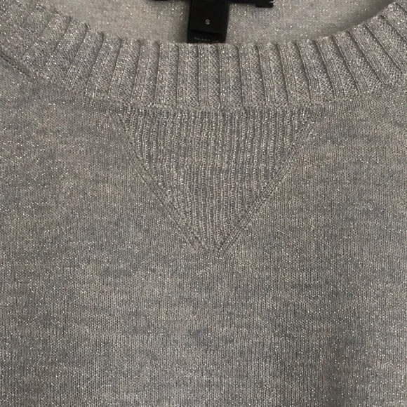 Lovely light knit with silver threading through - Picture 5 of 7